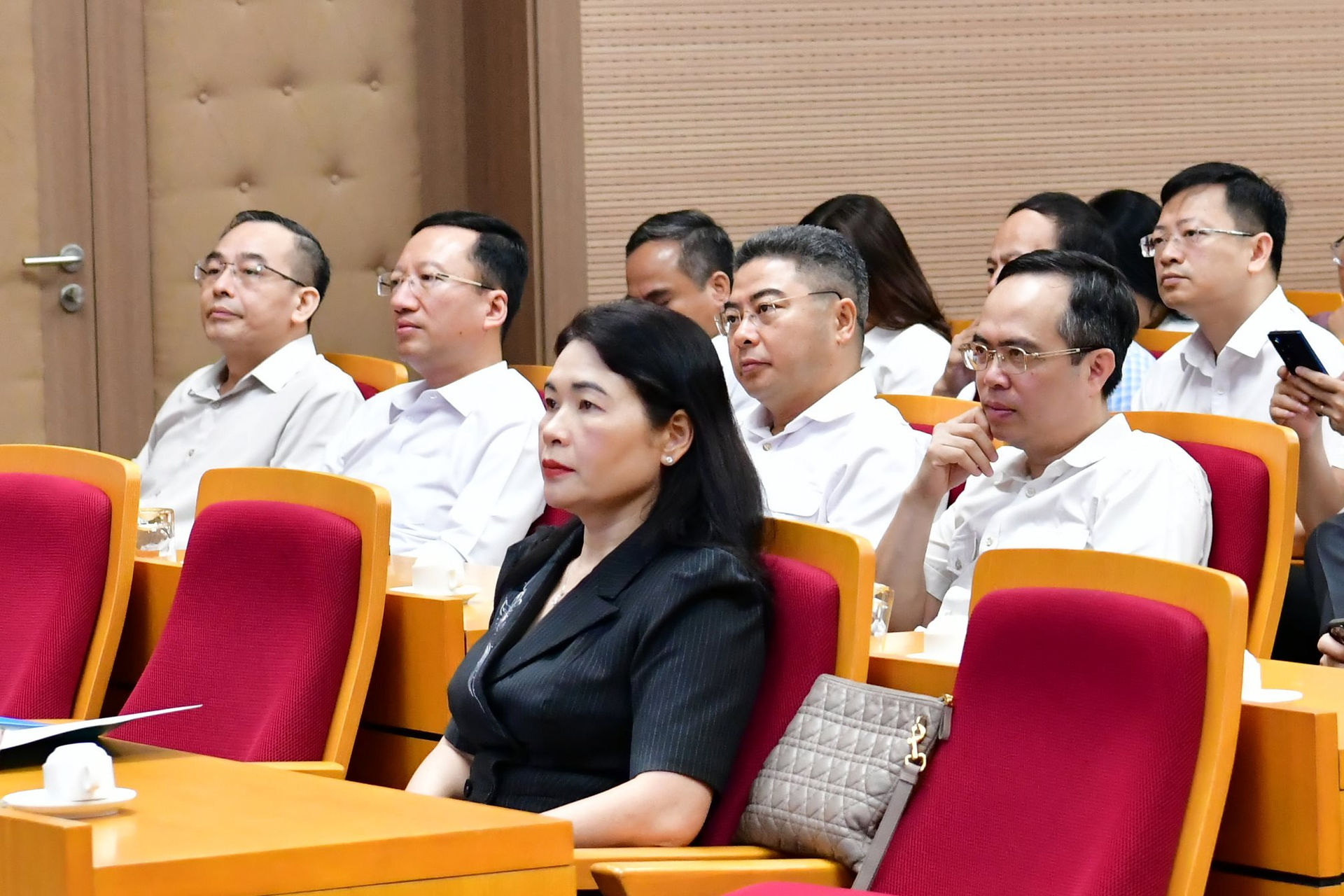 Nghiên cứu, học tập, quán triệt, tuyên truyền và triển khai thực hiện Nghị quyết Hội nghị Trung ương 2, khóa XIV, Kết luận số 213-KL/TW; Ngày sách và Văn hóa đọc Việt Nam 